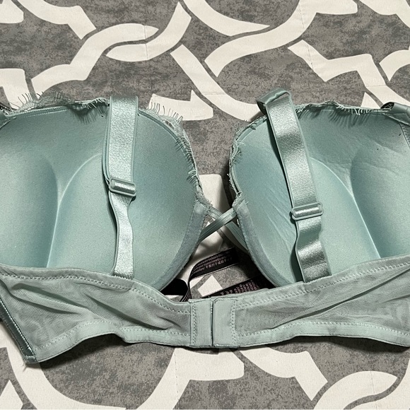 Victoria’s Secret Bombshell Push-Up Bra - Picture 3 of 4
